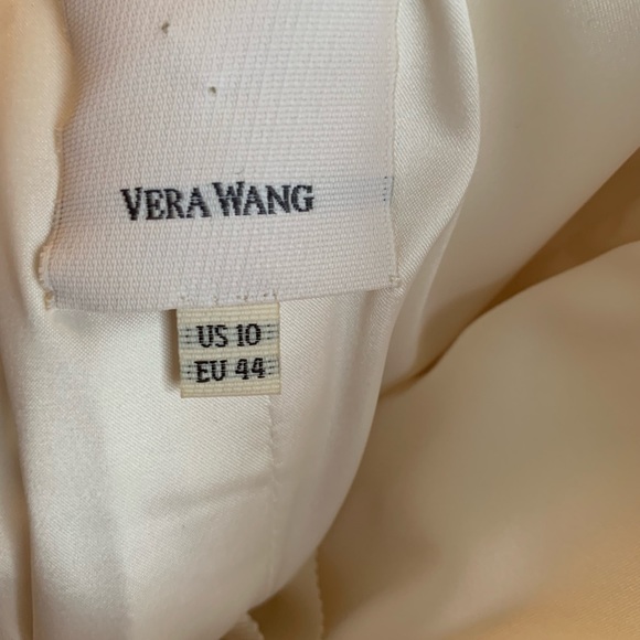 Vera Wang Hayden Wedding Dress - Picture 15 of 16